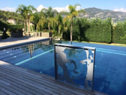 The Sean Connery sculpture by Peter Engels at the pool of Chateau La Cima, Villefranche sur Mer, France