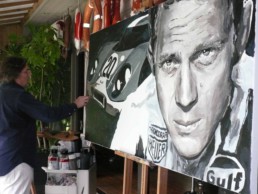 Peter Engels working on the Steve McQueen Le Mans-Portrait painting