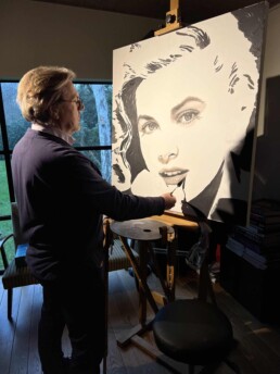 Peter Engels painting the portrait of Grace Kelly